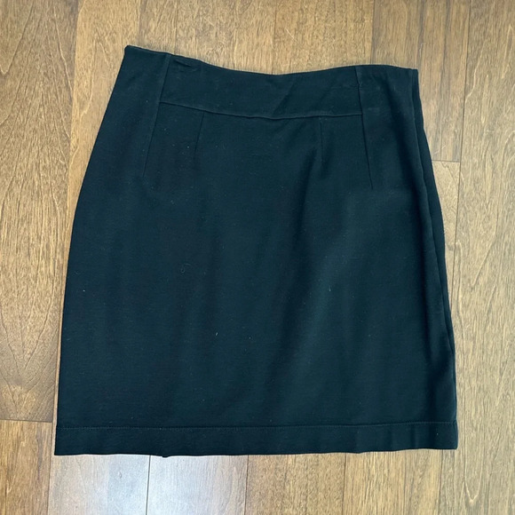 Theory Black Skirt Sz. 6 - Picture 3 of 3